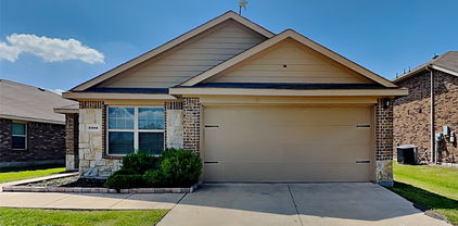 2002 Grimes Dr, Forney