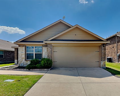 2002 Grimes Dr, Forney