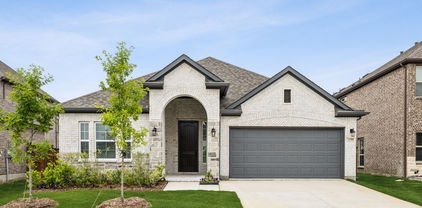 1917 Huron Dr, Forney