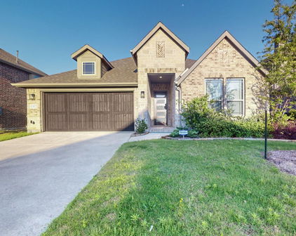 1312 Highcroft Ln, Forney