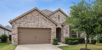 1529 Calcot Ln, Forney