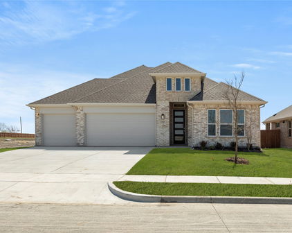 510 Fort Davis Dr, Forney