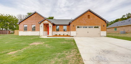 1704 Kings Ln, Commerce