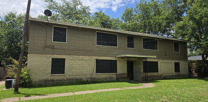 400 Oak Dr, Terrell