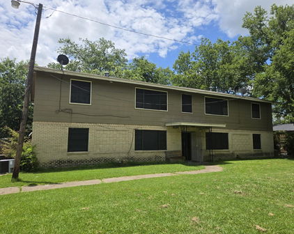 400 Oak Dr, Terrell