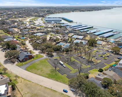 560 Yacht Club Dr, Rockwall