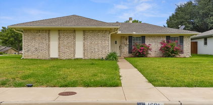 1601 Cecil Dr, Carrollton