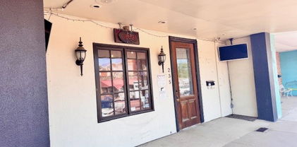 235 N 4th St, Wills Point