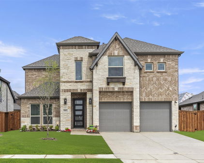 1912 Huron Dr, Forney