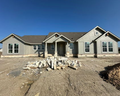 3109 White Oak Rd, Oak Ridge