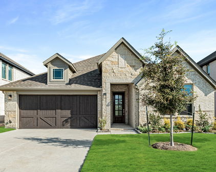 1407 Fishergate Dr, Forney