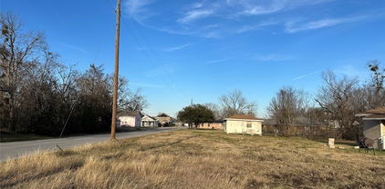 405 College Md Rd, Terrell