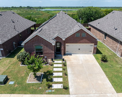 2529 Real Quiet Dr, Forney