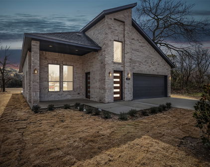 417 Hood St, Terrell