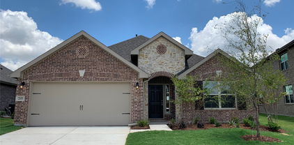 2103 Swanmore Way, Forney