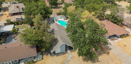 742 Austrian Rd, Grand Prairie