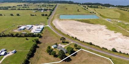 951 County Road 3526, Quinlan