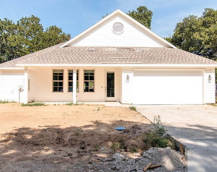 212 Navajo Trl, West Tawakoni