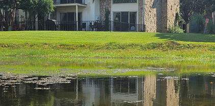 1827 Lakecrest Cir, Carrollton