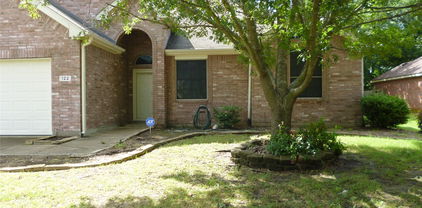 122 Lexington Dr, Terrell