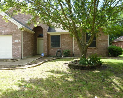 122 Lexington Dr, Terrell