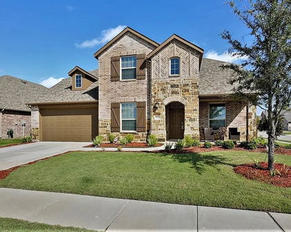 1628 Village Creek Dr, Forney