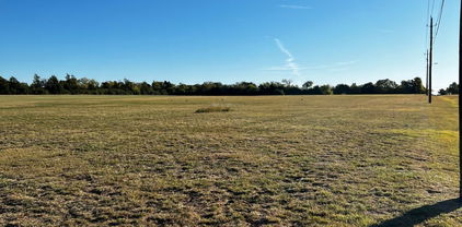 501 W Wintergreen Rd W, Desoto