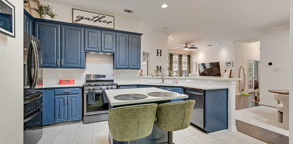 8609 Old Oak Dr, Irving