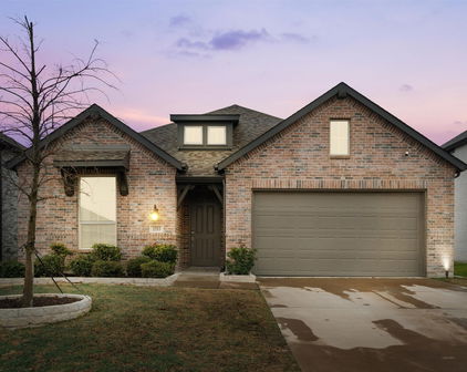 1553 Sugarberry Dr, Forney