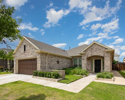 1572 Cedar Crest Dr, Forney
