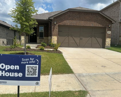 1462 Canongate Dr, Crandall
