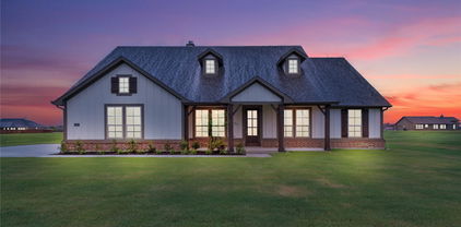 2467 Blackjack Oak Rd, Oak Ridge