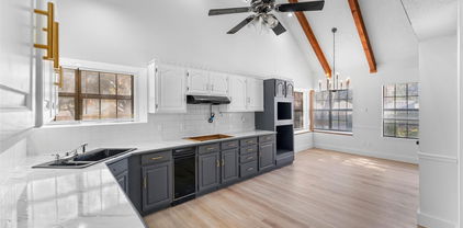 1215 Spring Lake Dr, Duncanville