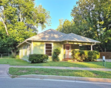 1204 N Frances, Terrell