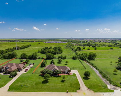 2577 W Alamosa Dr, Terrell