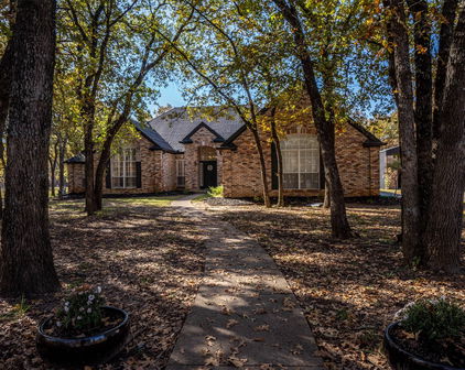230 River Oaks Dr, Combine