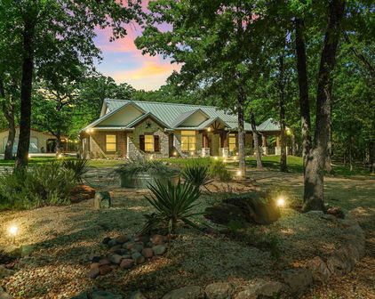 8004 County Road 2412, Quinlan