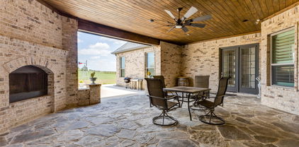 1077 Deerfield Dr, Wills Point