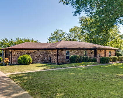 502 W Goss St, Terrell