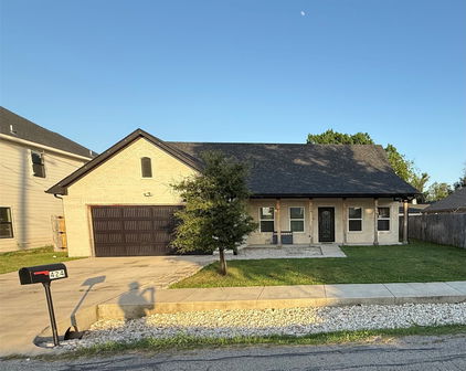 424 N Mcgraw St, Forney