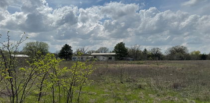 2114 County Road 2512, Quinlan