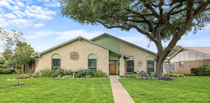 1913 J J Pearce Dr, Richardson