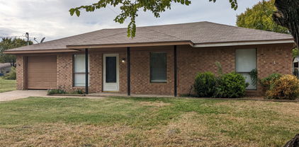 605 Elm St, Forney