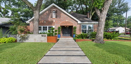 901 S Montreal Ave, Dallas