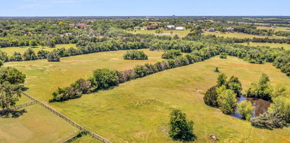 339 W Trinity St, Forney