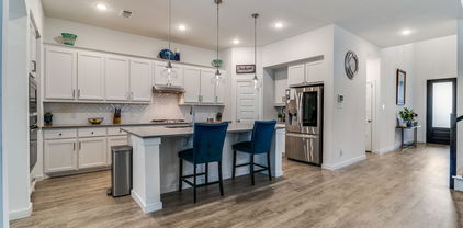 612 Claverton Ln, Forney