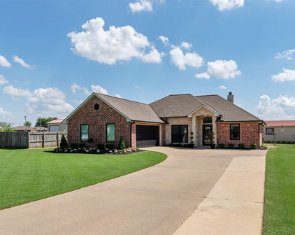 306 E Pine St, Mabank
