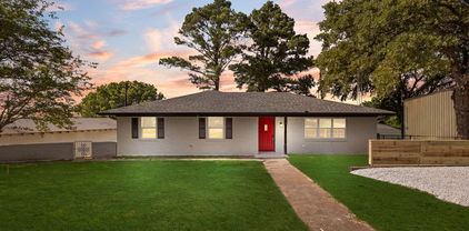 208 Shugar Cir W, West Tawakoni