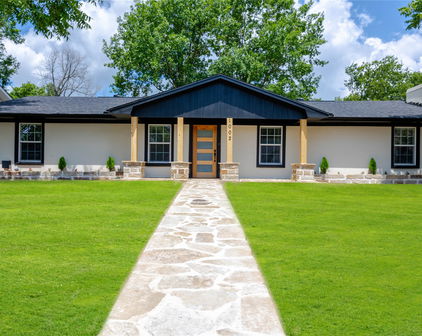 1002 Royal Dr, Kaufman