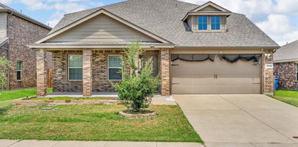 2310 San Marcos Dr, Forney